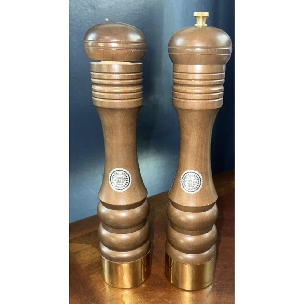 Vintage Nasco Masterpieces in Wood Salt Shaker Pepper Grinder 10